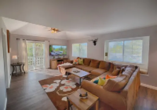 4 Bed 3Bath Mountain House in Peaceful Lake Arrowhead with WiFi, AC, Backyard