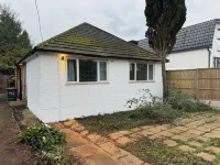 Thorpe Guest House 4 bedroom 2 bathroom near London Heathrow Airport Hotels in Staines