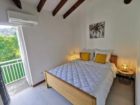 2 minutes from the beach, pool, jacuzzi and parking included in a secure residence!