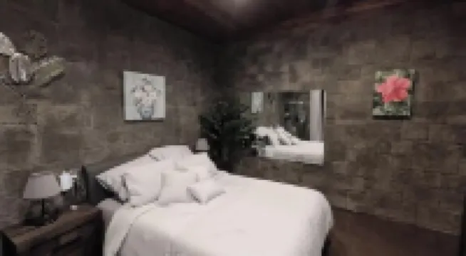 Tropical Secret Garden with heated pool