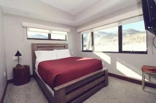 Condo Closer to Ski areas unit B