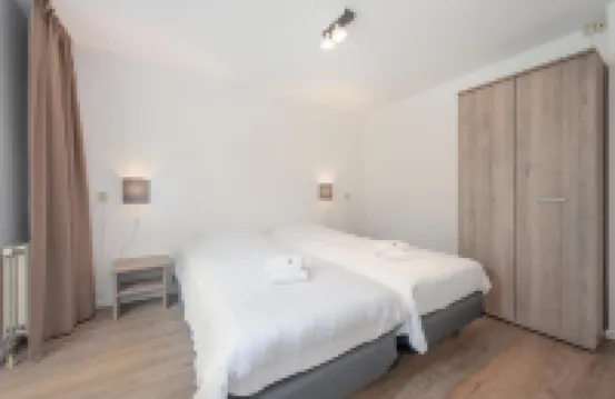 Restyled Bungalow with Dishwasher, Near the Beach