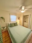 NEW Gorgeous Sunshine-Up 6 Guests-Private Backyard