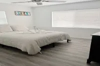 The Sea Scallop Minutes to Madeira Beach Hotels in Bay Pines