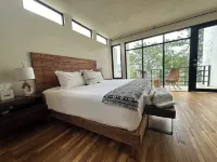 Casa Madera 2A   Estancia a la orilla del acantilado... Ideal para parejas!