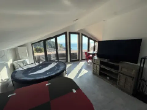 Love room with magnificent sea view Hotels in Le Rove