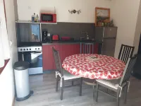 Lovely detached bungalow Hotels in Rigaud