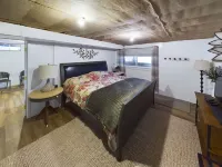 Charming 3-bedroom house with lake front access near boat launch in Laona. Ξενοδοχεία στην πόλη Forest County