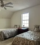 Charming, peaceful & spacious 3/2 house with sunroom, WiFi, AC in Warner Robins