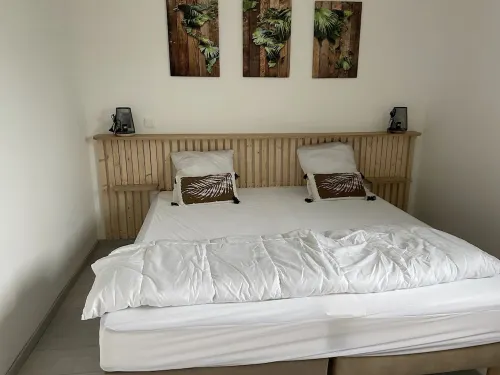 Location Appartements 4 Pers. Avec Piscine "fauvette"