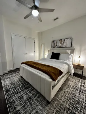 Luxury stay in the heart of the city and minutes from downtown! Free Parking!