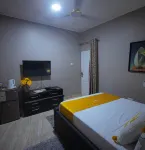 GHL. G Floor En-suites 2 BR Sleep 4. WiFi, DSTV, SOLAR ,AC And Free Breakfast Hotel a Kasoa