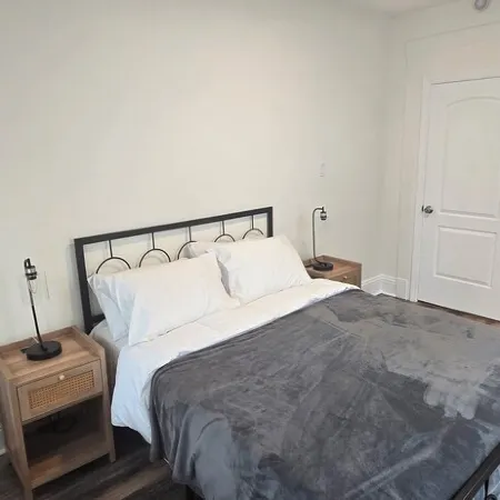 Cozy 2 Bedroom, Near NYC, Easy Parking