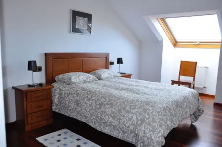 Lodging Santa Maria III 10 minutes from Santiago Отели в г. Ames