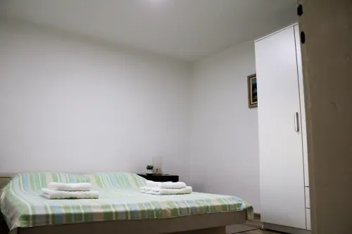 NANAs House- Entire Old House with private Yard