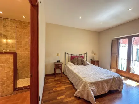 Renovated rustic house Mundet 1 minute from the beach in Sant Antoni de Calonge Отели в г. Калонже