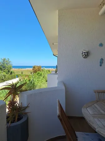 Apartment directly by the sea Отели в г. Marina di Vasto