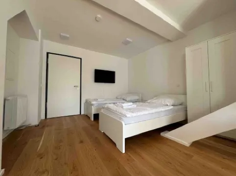 (AM1114) Modern mechanic's apartment / temporary apartment