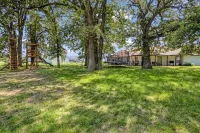 Private Guest Suite + Zipline + Hot Tub + Starlink + Game Room-Near Lake Texoma