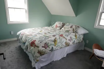 Luxurious Large 3 Bedroom House in Varsity View Hotels in 