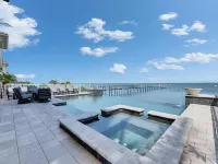 Luxury Waterfront Paradise in Apollo Beach