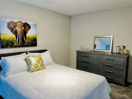 Modern, Chic, and Stylish 2 Bedrooms 2 Bathrooms Hotels in Candler-McAfee