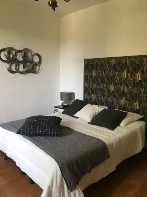 NEW Provençal Mas with air-conditioned swimming pool, sleeps 8