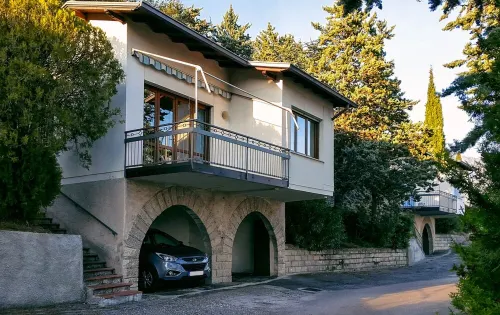 Bungalow for exclusive use with unobstructed lake view and shared use of the pool Hotels in Tremosine