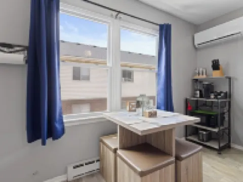 Rustic Spacious Studio/Aurora area/Sleeps 2/Pet Friendly/FREE WI-FI & Parking 奧羅拉酒店