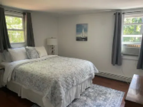 3-Bedroom House in Gorgeous Brewster