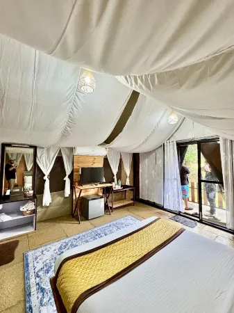 Canvas Resort Отели в г. Дхокшет