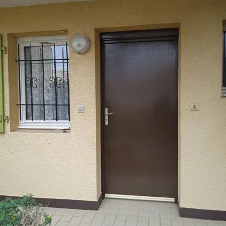 1-bedroom studio with sea view. Ideal for 2 adults and 1 child.