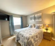 Relax at Casa SRQ! This 3 bed 2 bath solar HEATED POOL is a private oasis!