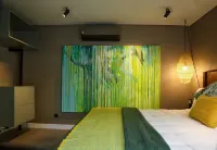 Beach villa with breathtaking views of mountains and sea Hotels in Hout Bay Beach