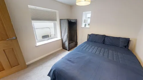 Entire serviced apartment in Prestwich. On the doorstep of Heaton Park! Hotels in Prestwich