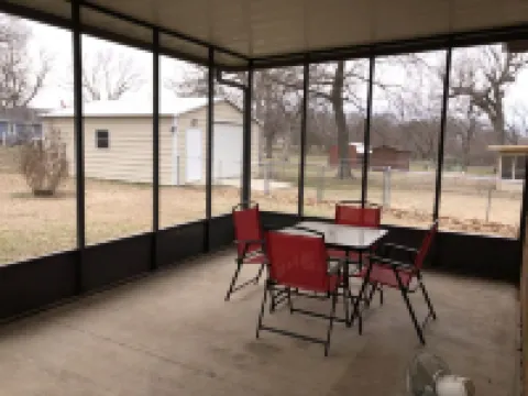 Spacious Lake View with Chef's Kitchen! Two minute walk to lake.