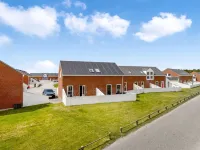 "Nils" - 2.3km from the Sea - parking