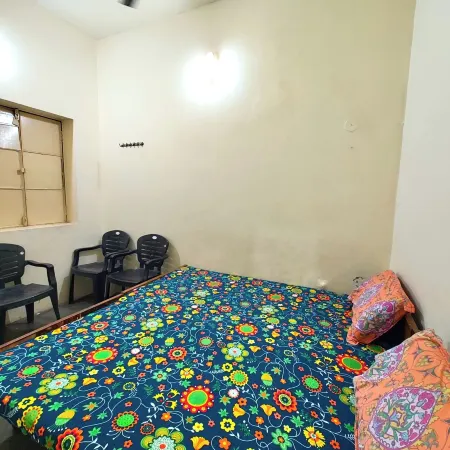 Hotel Shanti Guest House Varanasi Отели рядом с достопримечательностью «Маникарника»