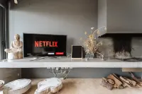 Quaint & Chic Seaside Villa | Luxury Complex Hôtels à : A dos Cunhados