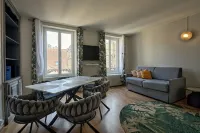 Spacious apartment 100m² + parking downtown