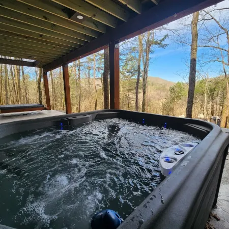 Passion @ The Patch, Lux Couples Getaway w/ View, massage chairs, movie theater