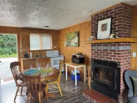 Knotty Pine Cottages, Suites & Motel Rooms