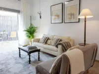 Oasis Urbano Elche - Terrace and Palm Grove Views