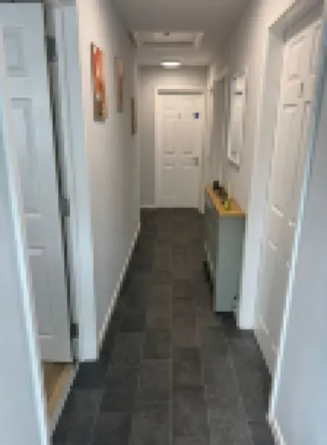 4 Bedroom Flat - Sleeps 5 - Free Parking & Wifi - Warwickshire