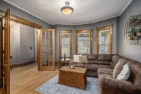 NEW 1st Floor Victorian Flat in Downtown Kalamazoo