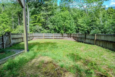 Relaxing Mountain View Cabin near Banner Elk, NC