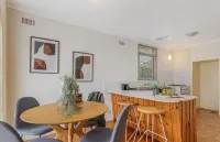 Beach Retreat 2-min walk from beach Hotels in Rosebud