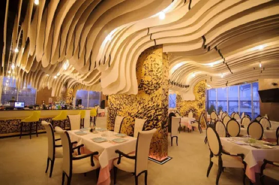 Ap 510 White tower Mamaia