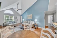 Cozy & Convenient 2BR/2BA Townhome