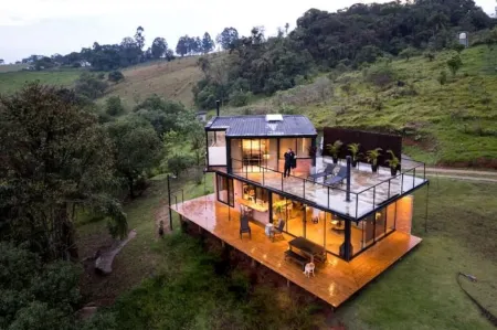 Casa Floresta / Refuge with incredible views near São Paulo